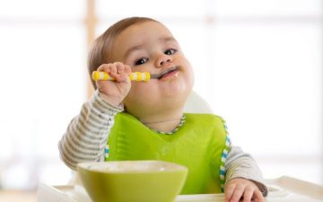 https://www.ashtonbee.com/wp-content/uploads/2021/11/best-baby-spoons-for-self-feeding-360x225.jpg