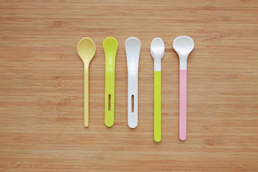 different types and sizes of spoons for babies