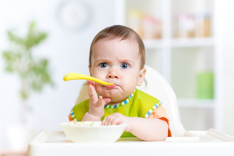 Wooden vs. Silicone Baby Spoons: The Battle of Tableware