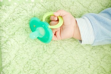 can a newborn sleep with a pacifier