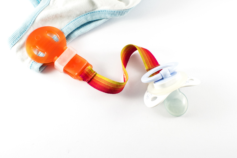 clip on pacifier holder