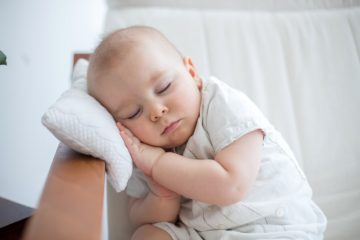 sleeping baby - flat head pillow